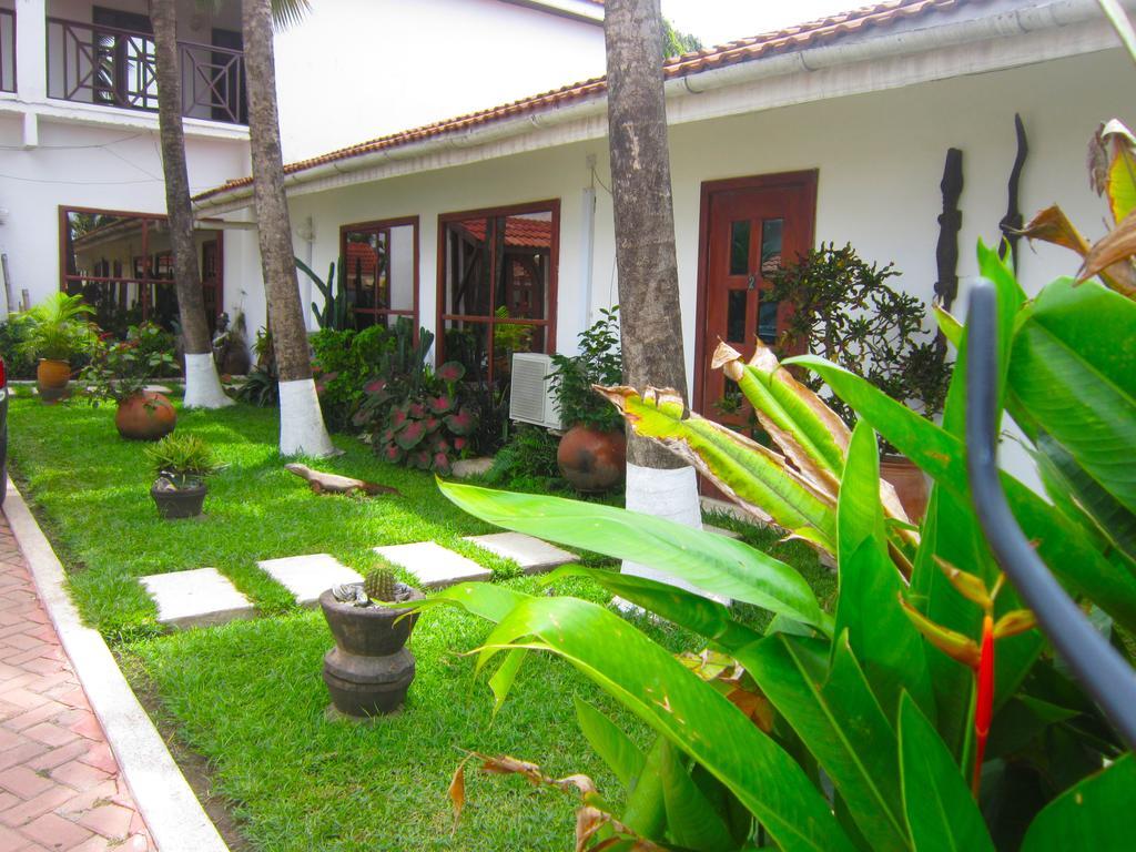 Laparadiseinn Akkra Exterior foto